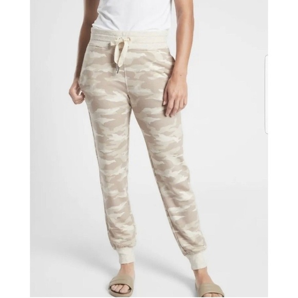 Athleta Balance Jogger Sweatpants Size XS Camo Lux Oatmeal Brown Athletic Travel - Picture 1 of 11
